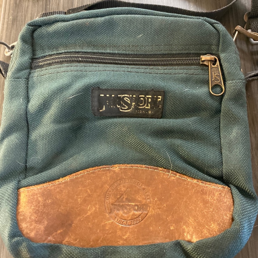 Jansport messanger bag 10”% money back guarantee